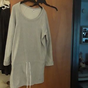 Women's long sweatshirt